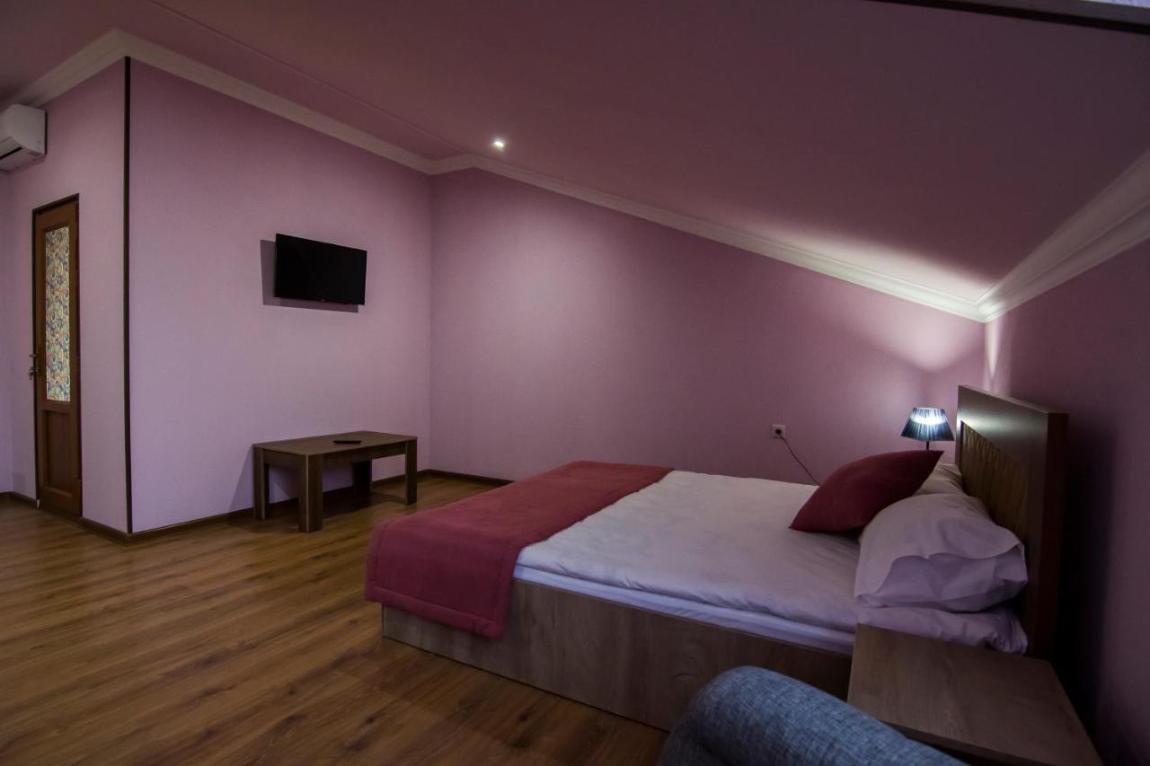 Afa Hotel & Guest House 耶烈万 外观 照片