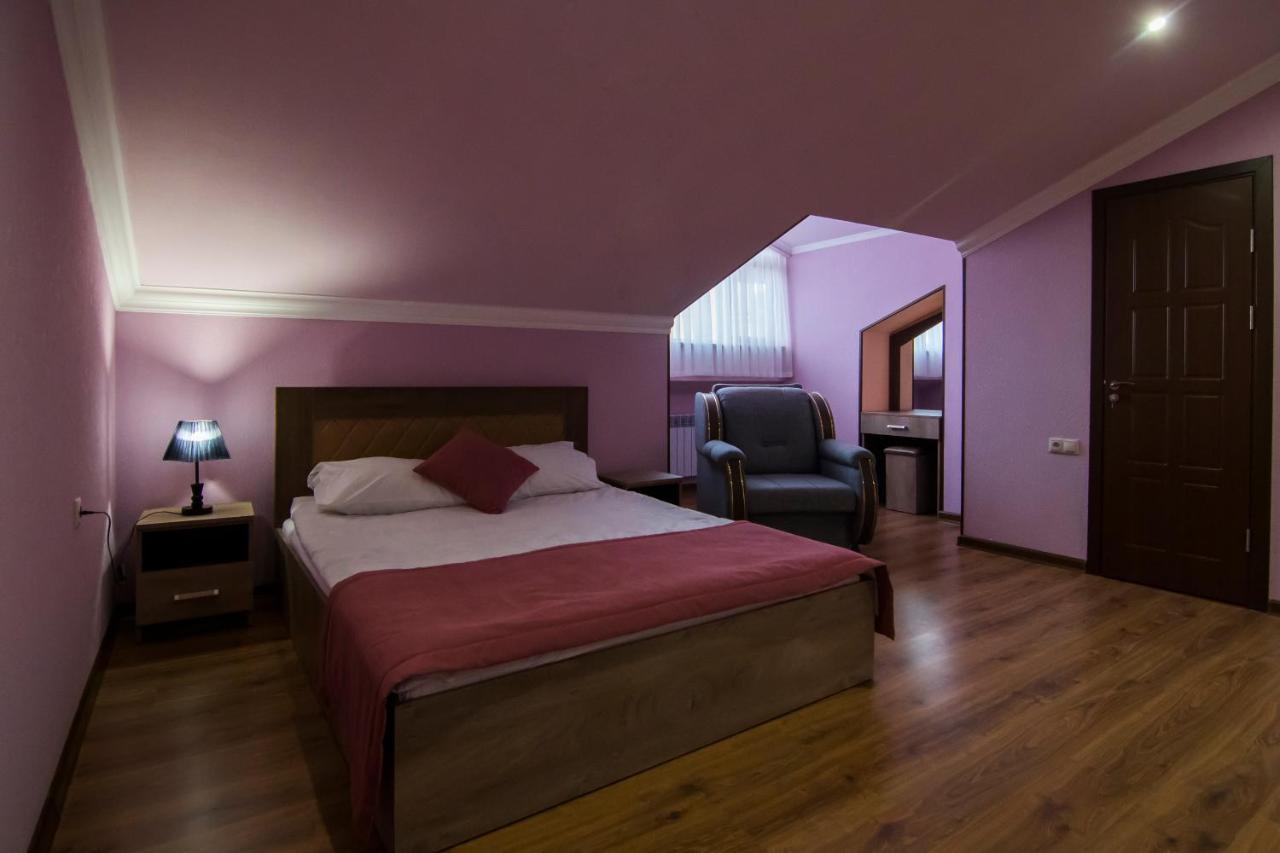 Afa Hotel & Guest House 耶烈万 外观 照片