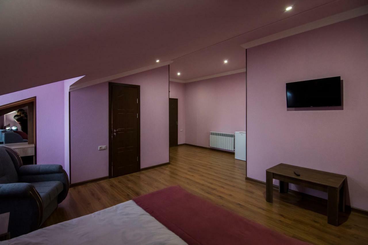 Afa Hotel & Guest House 耶烈万 外观 照片